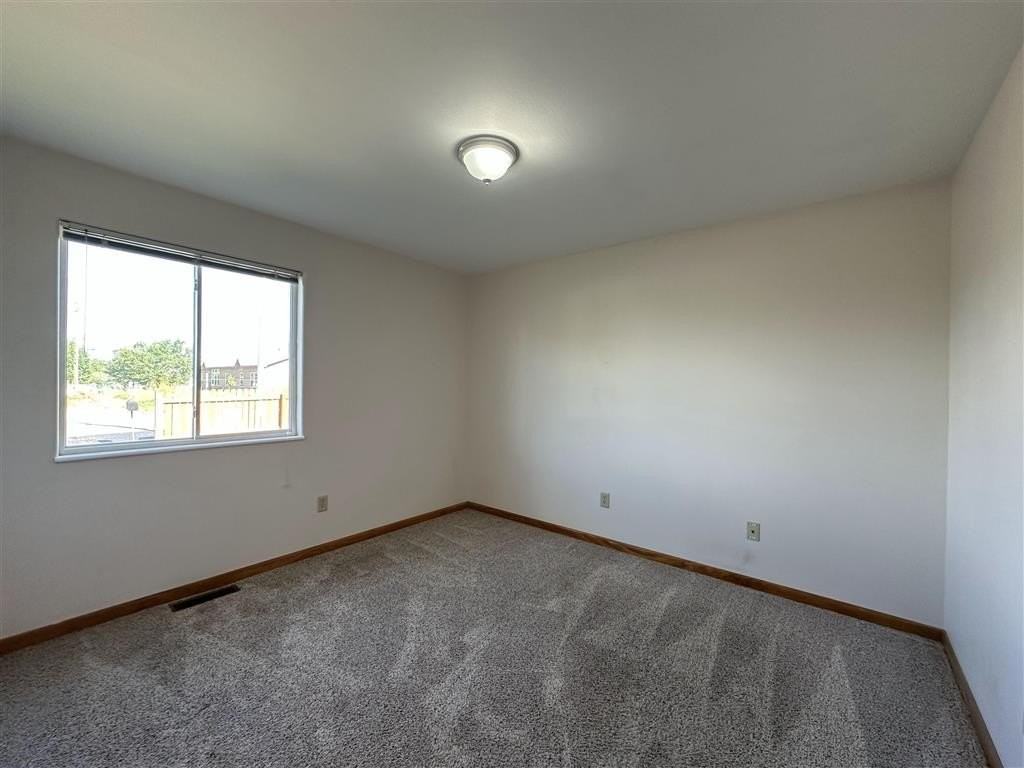 1113 31st St - Photo 7 of 33