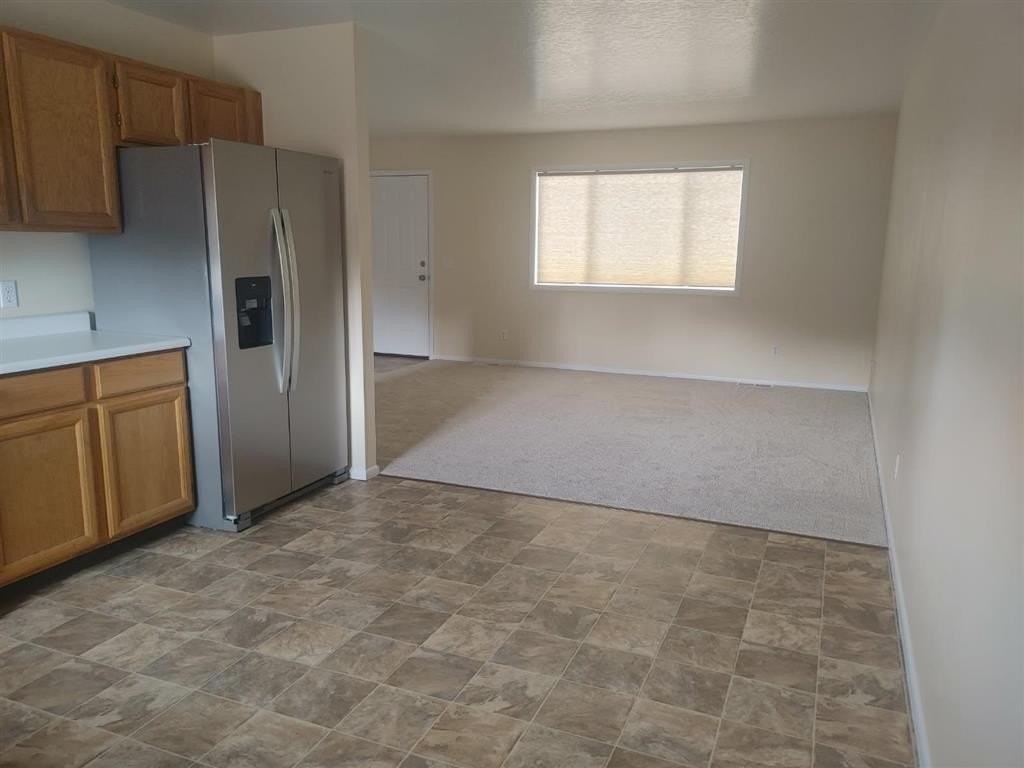 1102 Elm Ave - Photo 2 of 12