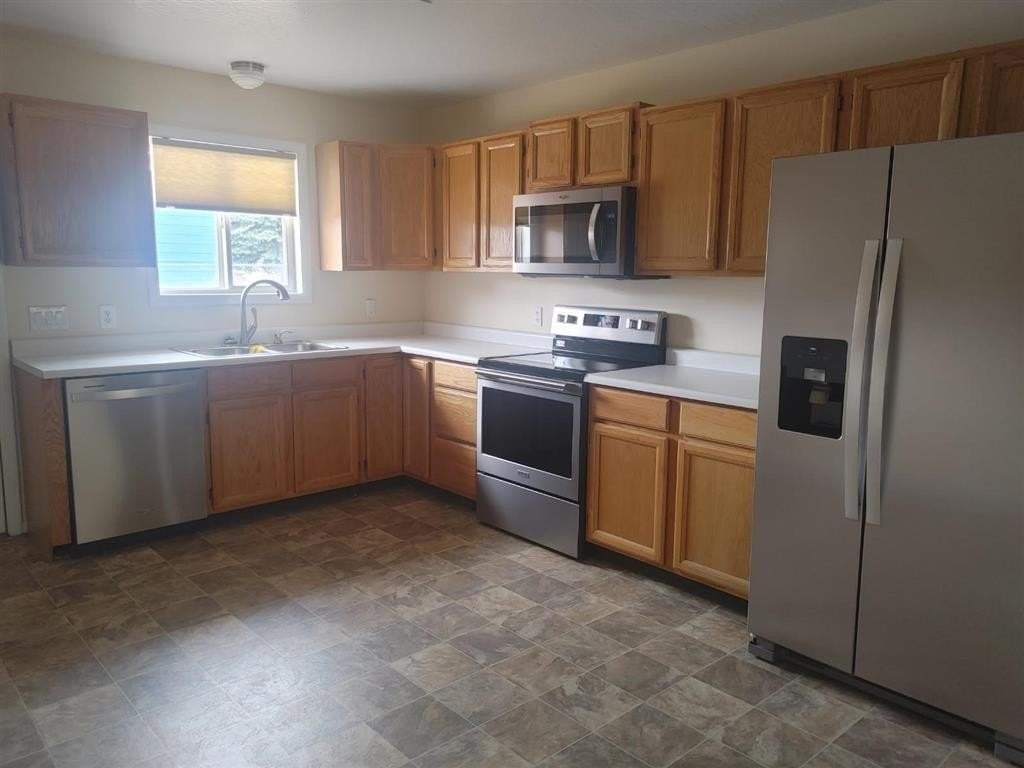 1102 Elm Ave - Photo 3 of 12