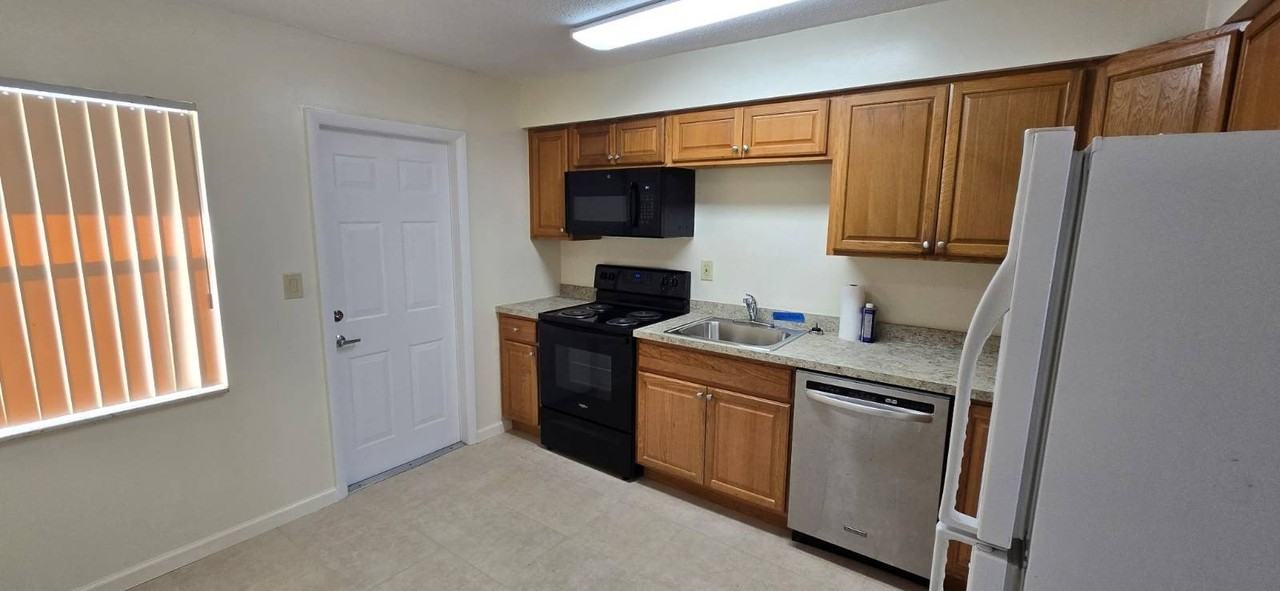 107 Van Allen Ave Nw - Photo 2 of 7