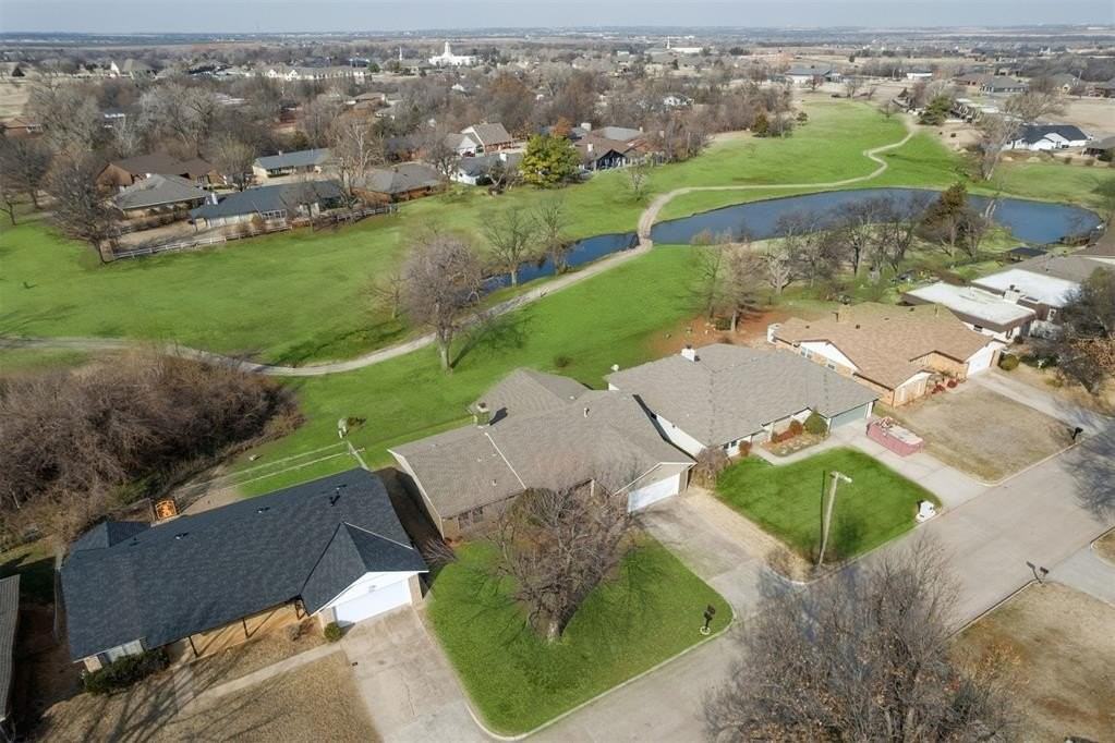 11805 Ashford Dr - Photo 4 of 50