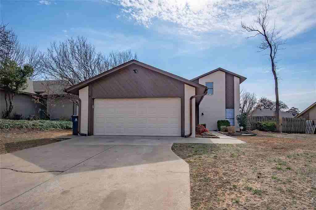 2400 Northwood Ln - Photo 3 of 27