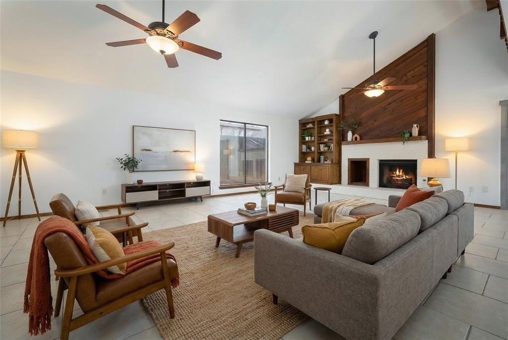 2400 Northwood Ln - Photo 5 of 27