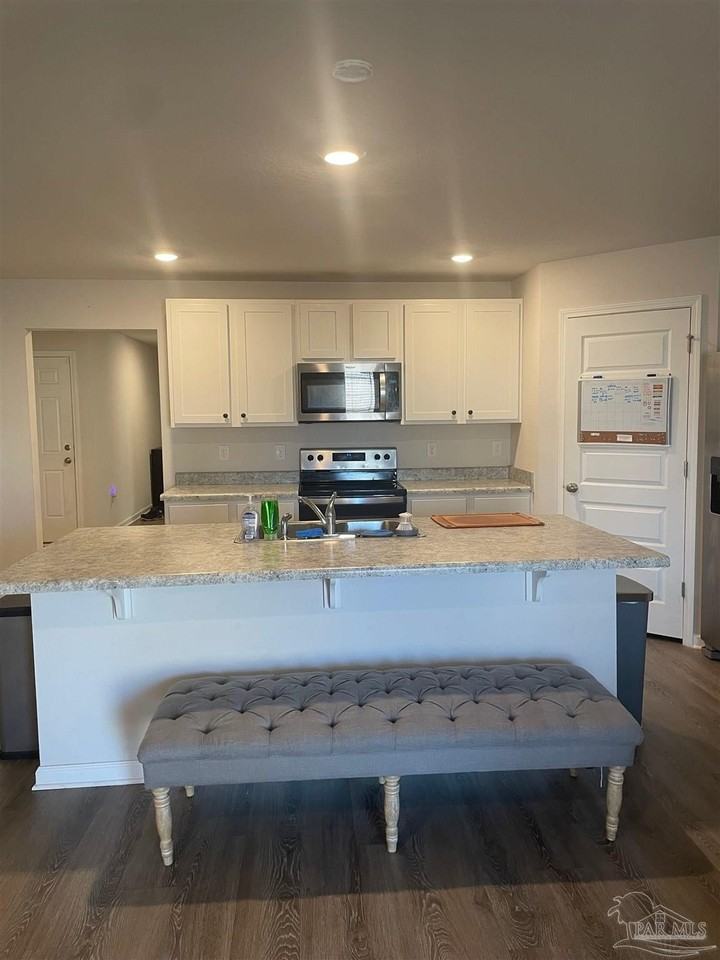 5406 Peach Dr - Photo 3 of 19