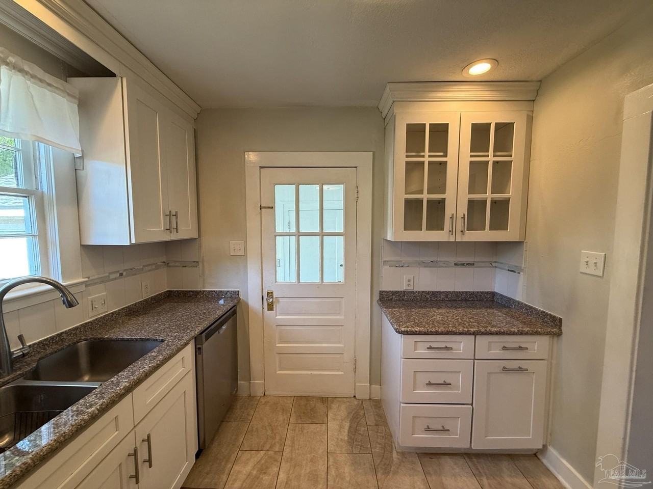 1970 W Romana St - Photo 6 of 20