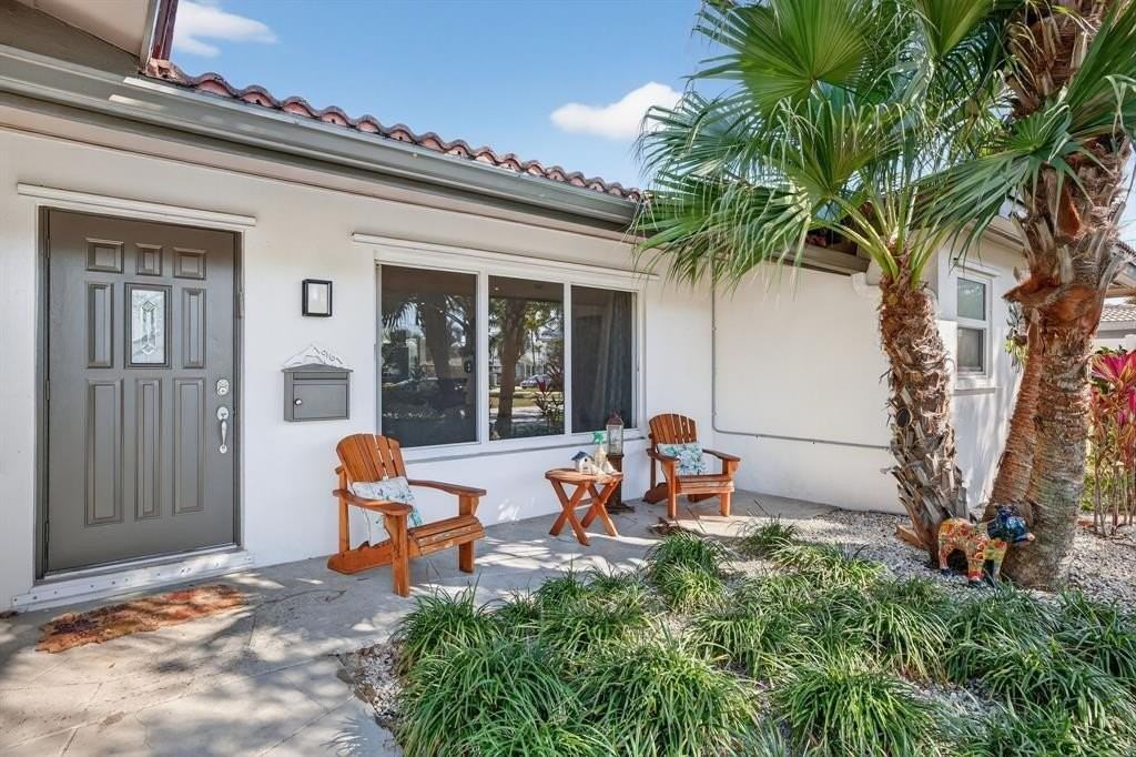 1961 Ne 29th St - Photo 4 of 43