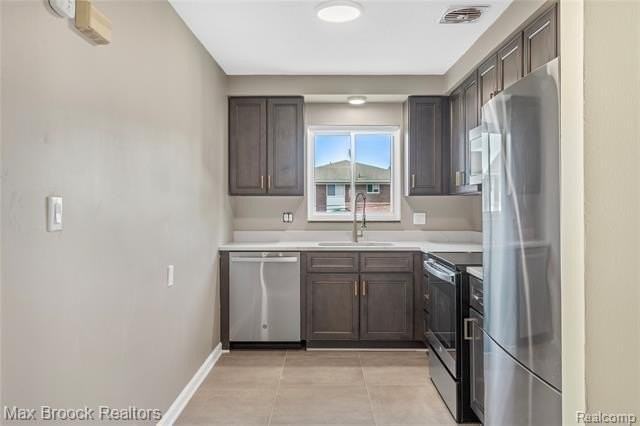 1909 Gardenia Ave #D - Photo 5 of 13