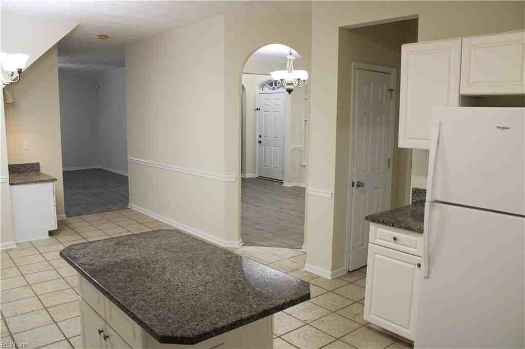 927 Hanson Dr - Photo 7 of 19