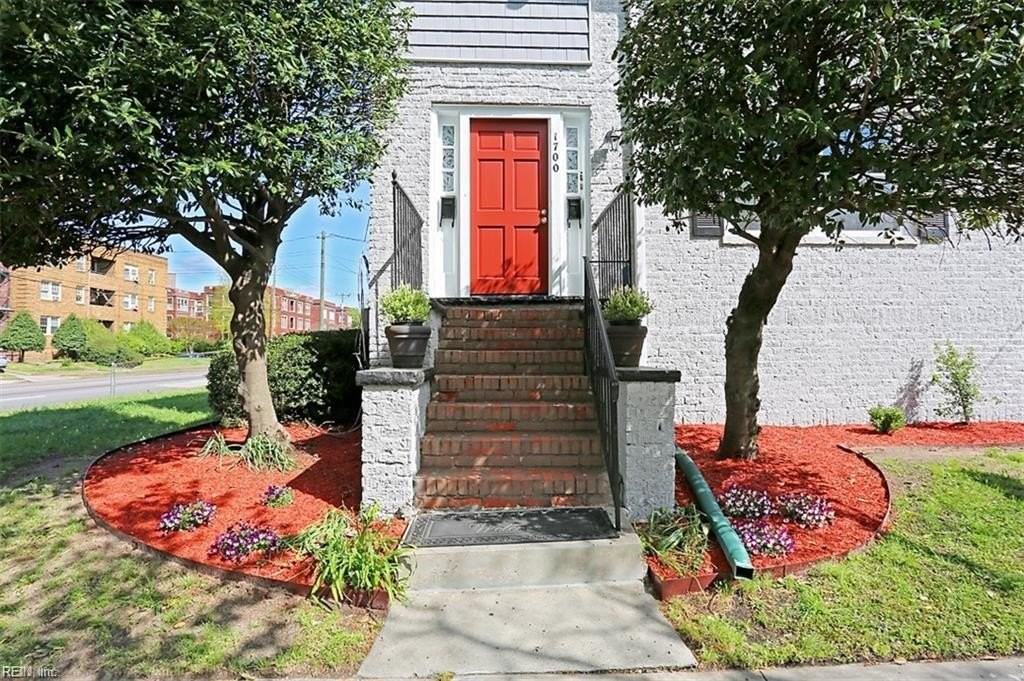 934 Brandon Ave #1 - Photo 3 of 19