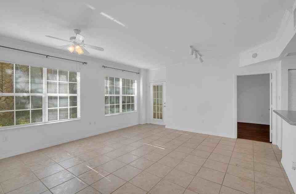 557 Se Prescott Pl - Photo 5 of 24