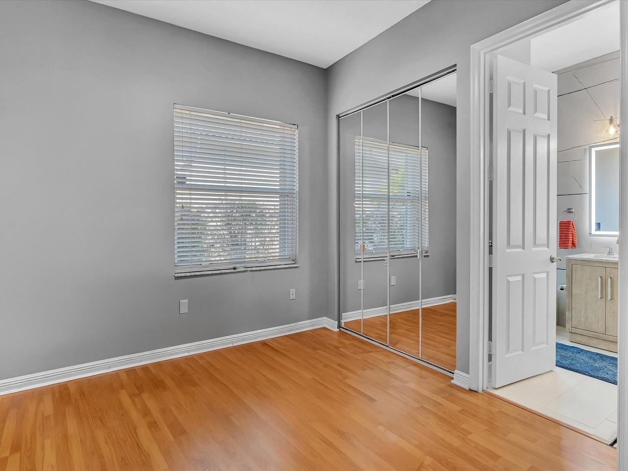 6419 Stonehurst Cir - Photo 6 of 50