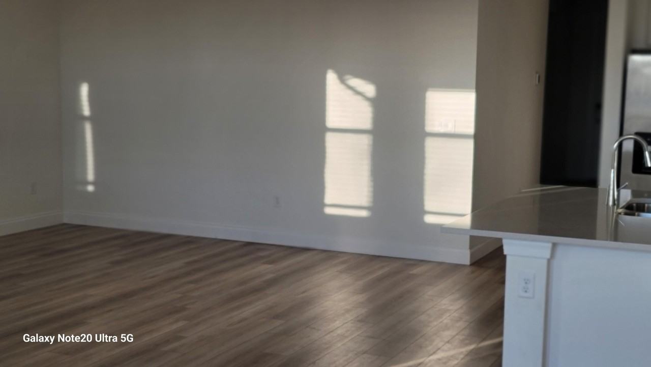 6576 Nw Cloverdale Ave - Photo 7 of 7