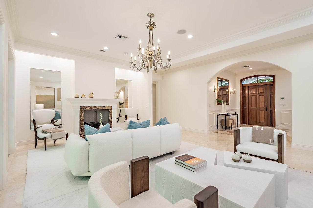 233 El Pueblo Way - Photo 4 of 29