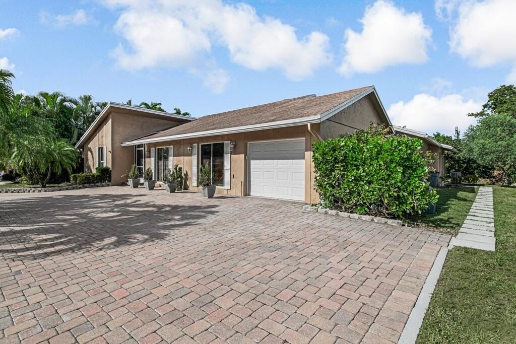 6255 Timberlakes Way - Photo 6 of 32