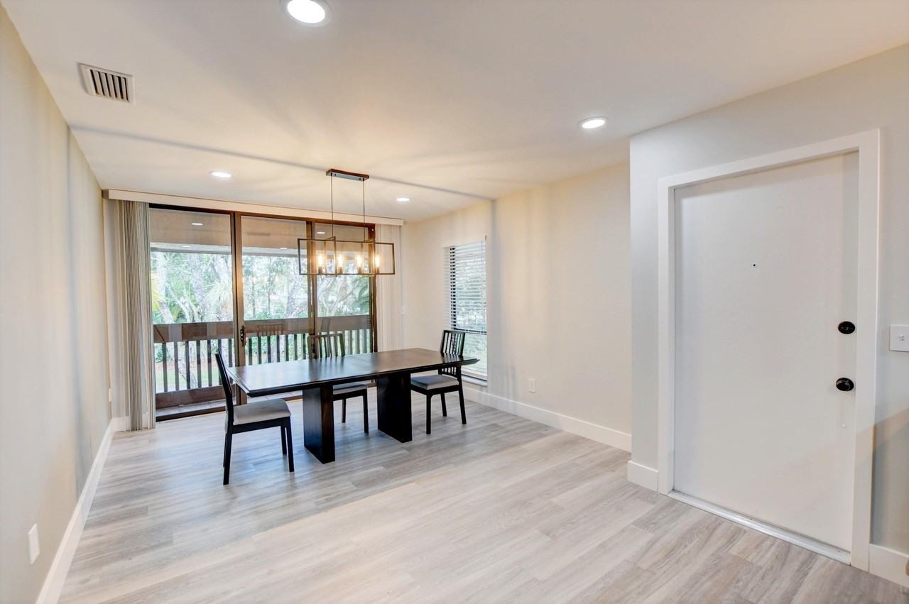 9268 Sabal Ridge Cir #D - Photo 7 of 26