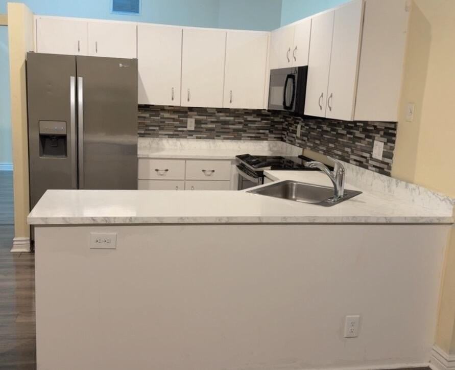 7640 Forest Green Ln - Photo 3 of 10