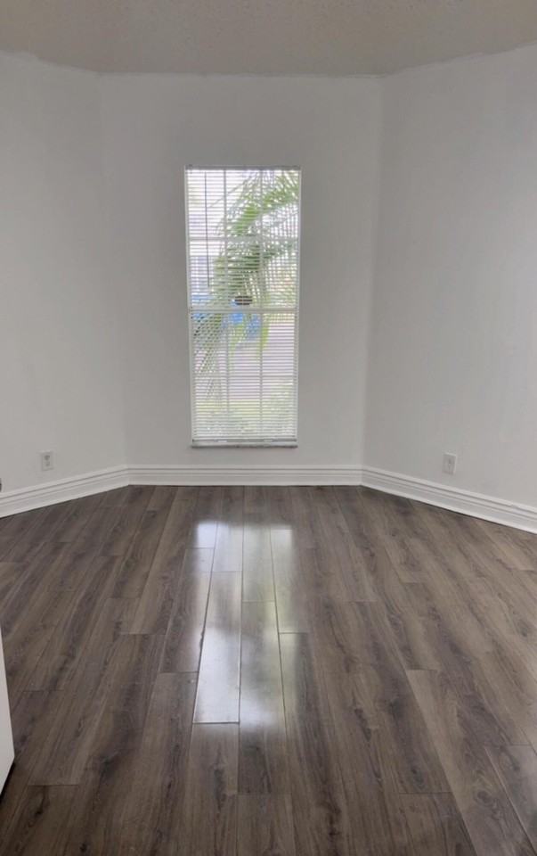 7640 Forest Green Ln - Photo 5 of 10