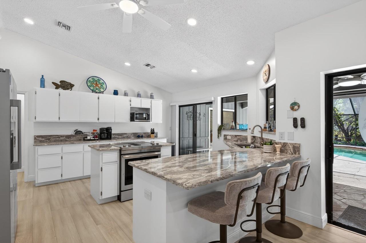 8166 155th Pl N - Photo 4 of 20