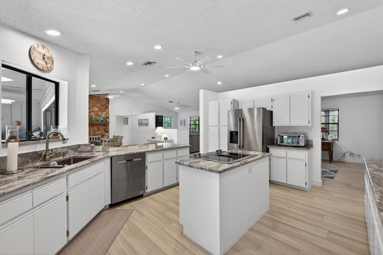 8166 155th Pl N - Photo 5 of 20