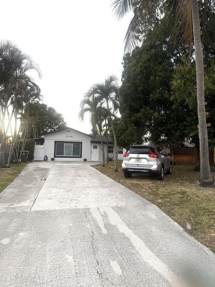 1175 Sunrise Rd - Photo 3 of 16