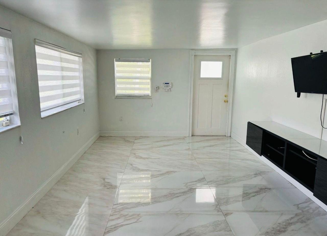 1175 Sunrise Rd - Photo 4 of 16