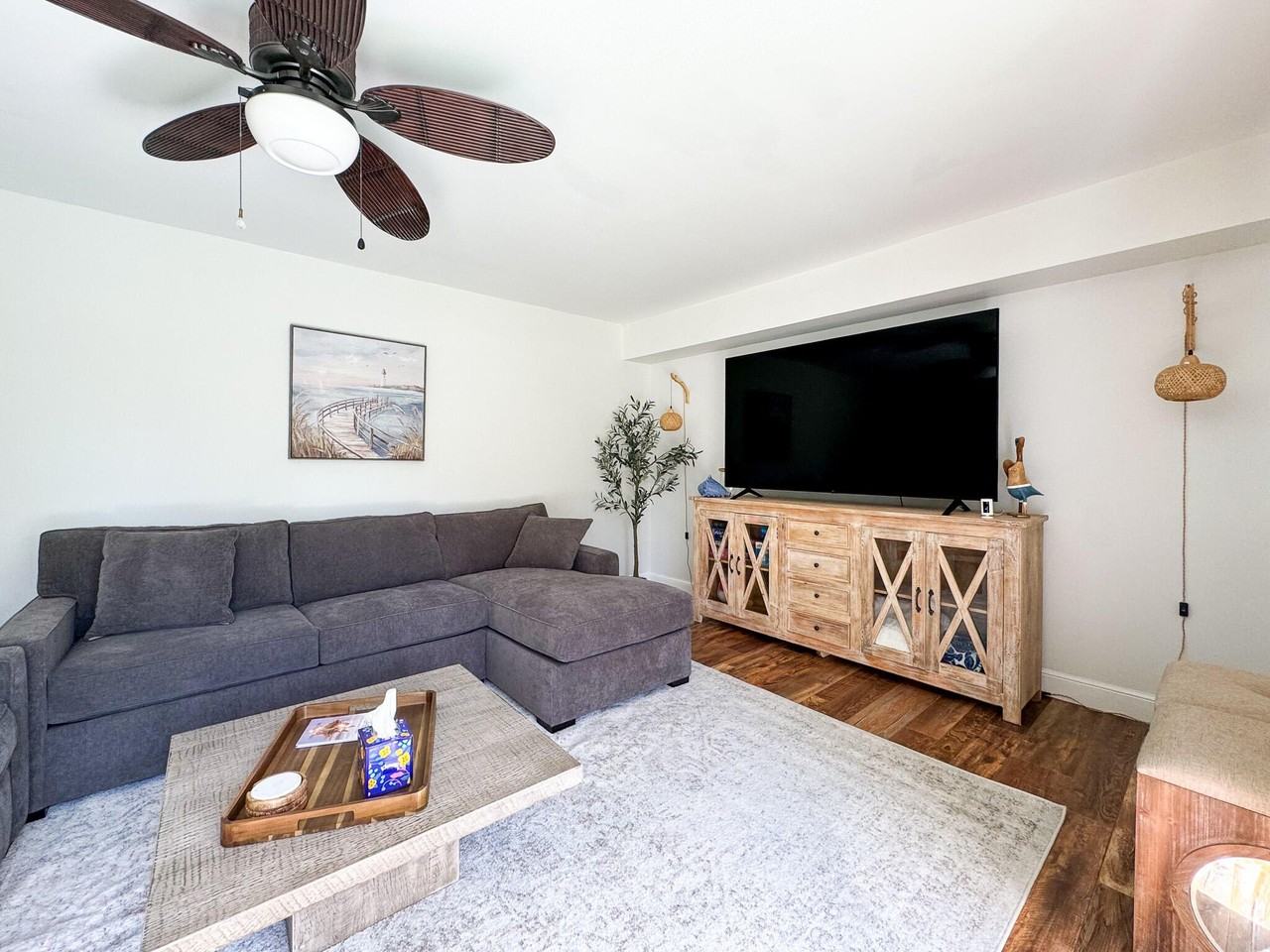 2821 28th Ct - Photo 3 of 29