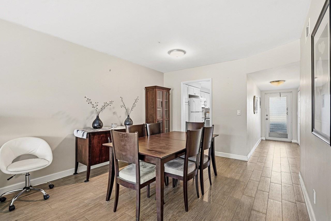 2440 Sw 22nd Ave - Photo 5 of 35