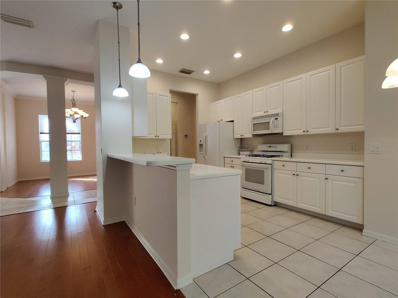 7625 Charleston St - Photo 7 of 31