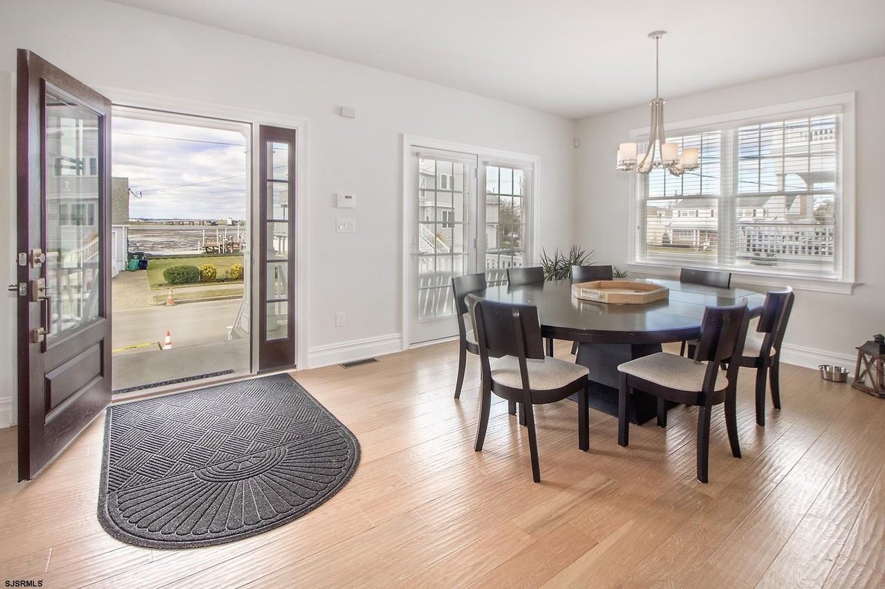 8510 Fulton Ave - Photo 4 of 26