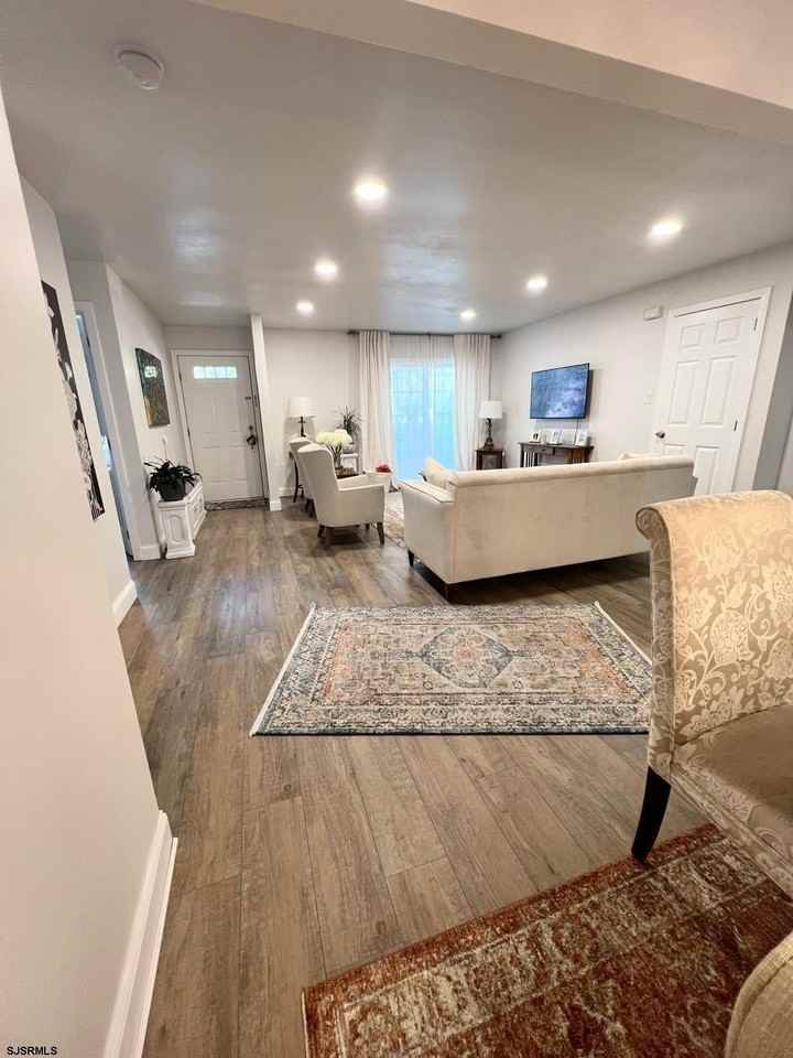 380 Heather Croft - Photo 3 of 11