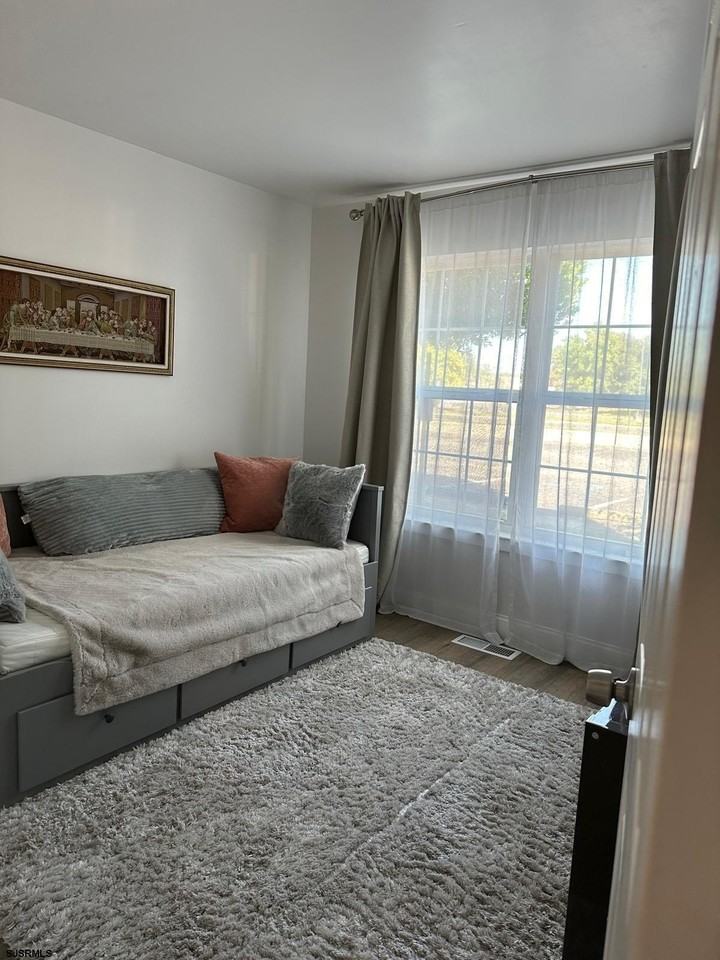 380 Heather Croft - Photo 7 of 11