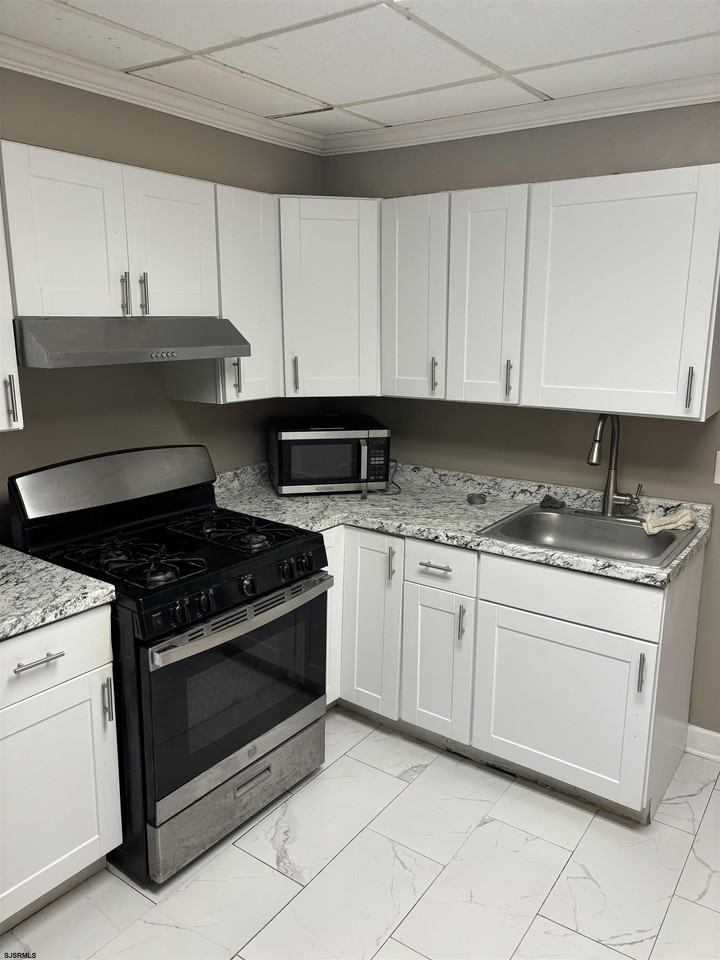 1307 Drexel Ave - Photo 2 of 7