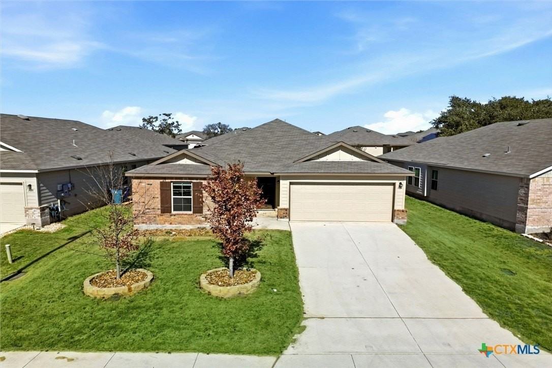 1132 Amber Lk - Photo 2 of 31