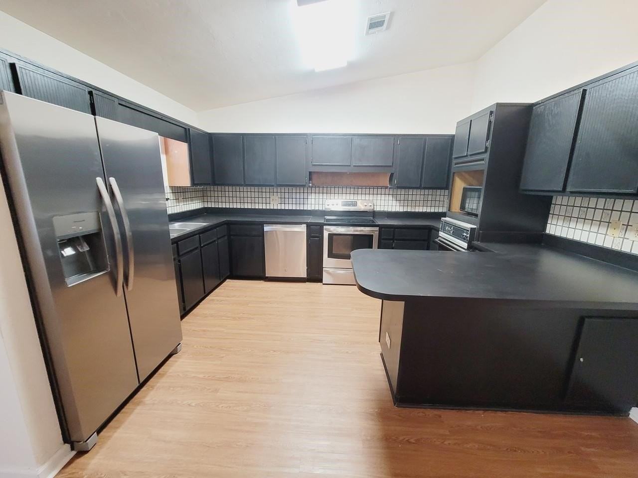 1555 San Luis Rd - Photo 7 of 37