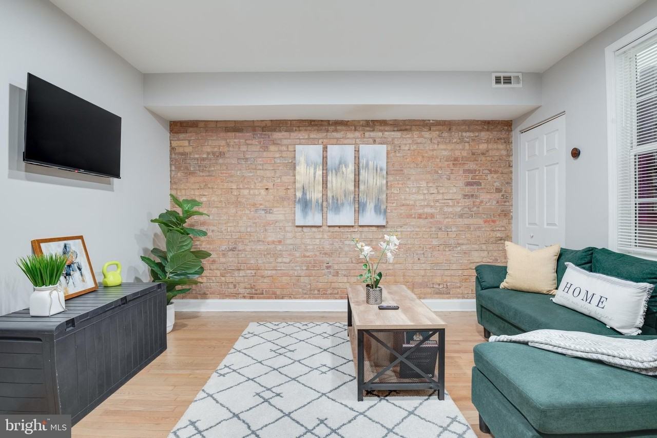 1255 Raum St Ne #1 - Photo 3 of 31