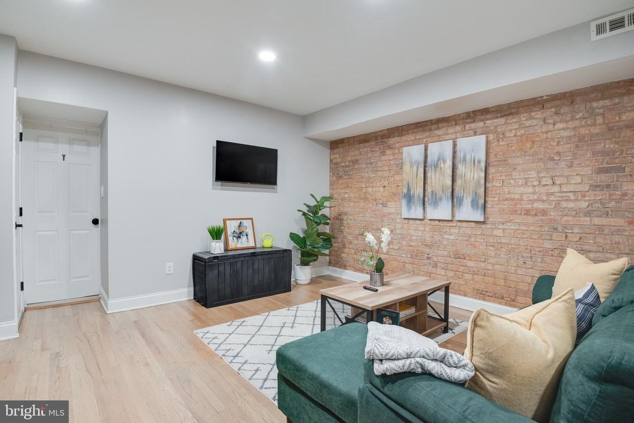 1255 Raum St Ne #1 - Photo 4 of 31