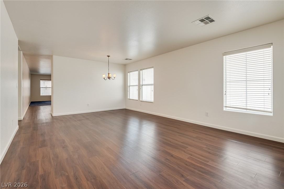 4033 Baxter Peak St - Photo 2 of 14
