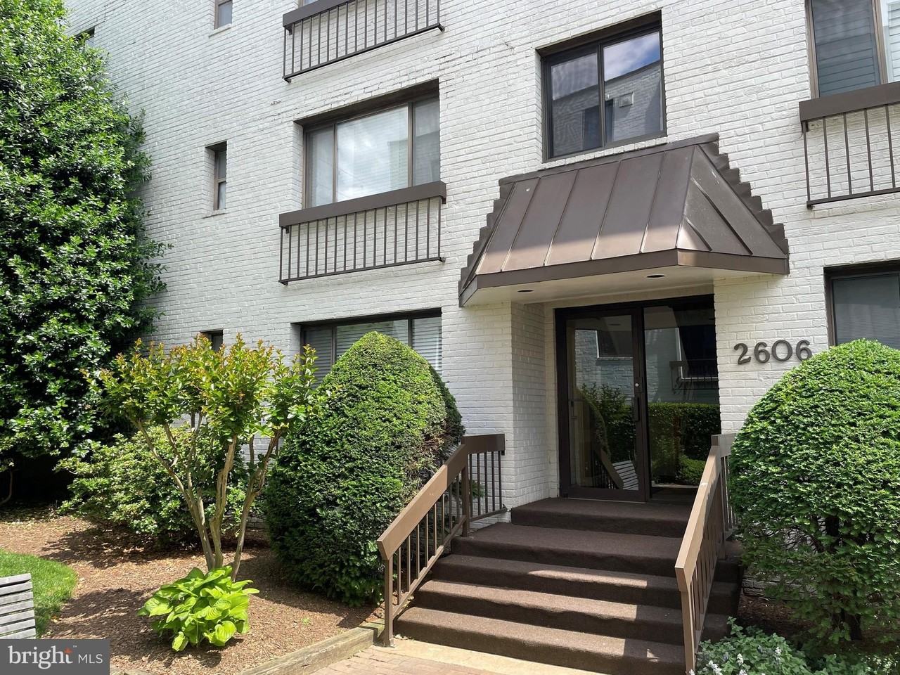 2606 Tunlaw Rd Nw Apt 1 #1 - Photo 2 of 22