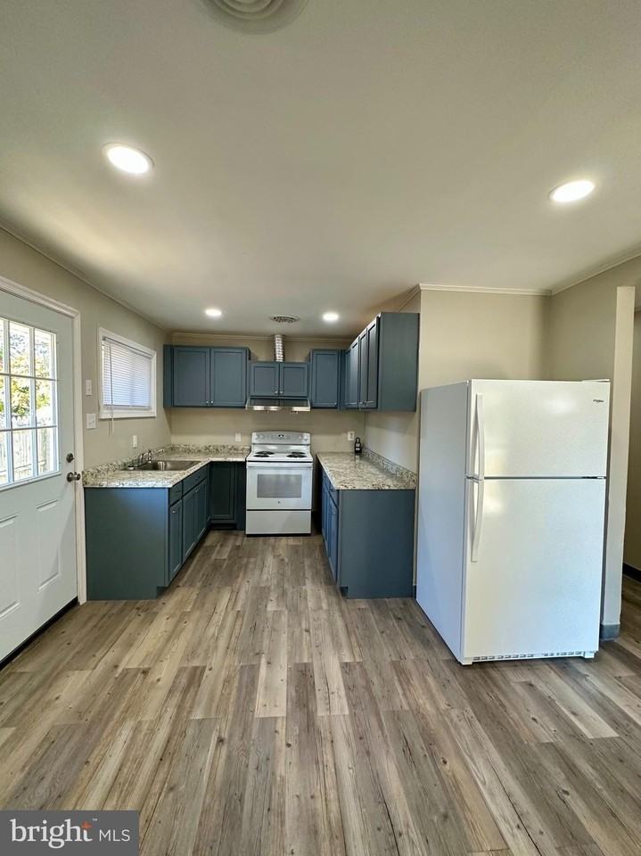 749 River Rd - Photo 2 of 19