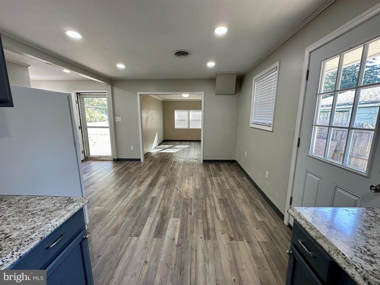 749 River Rd - Photo 4 of 19