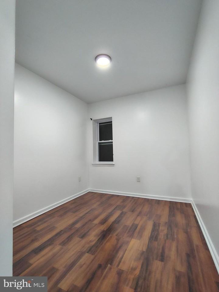 1321 E Biddle St - Photo 3 of 14