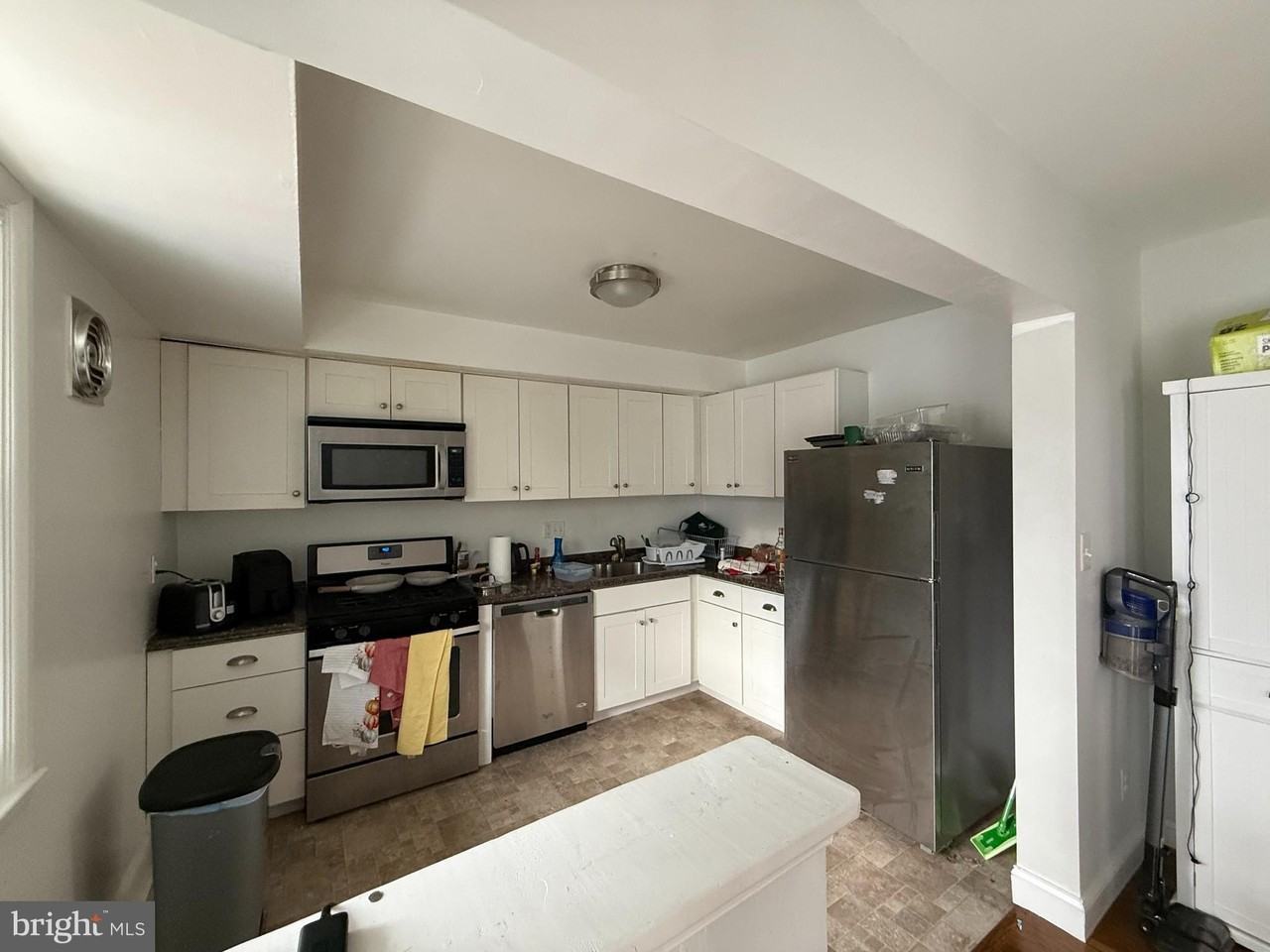 319 Homeland Southway Apt 2b #2B - Photo 4 of 10