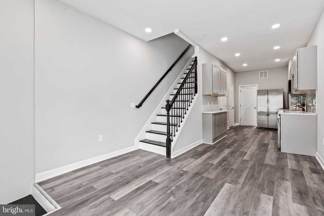 2638 E Monument St - Photo 4 of 20