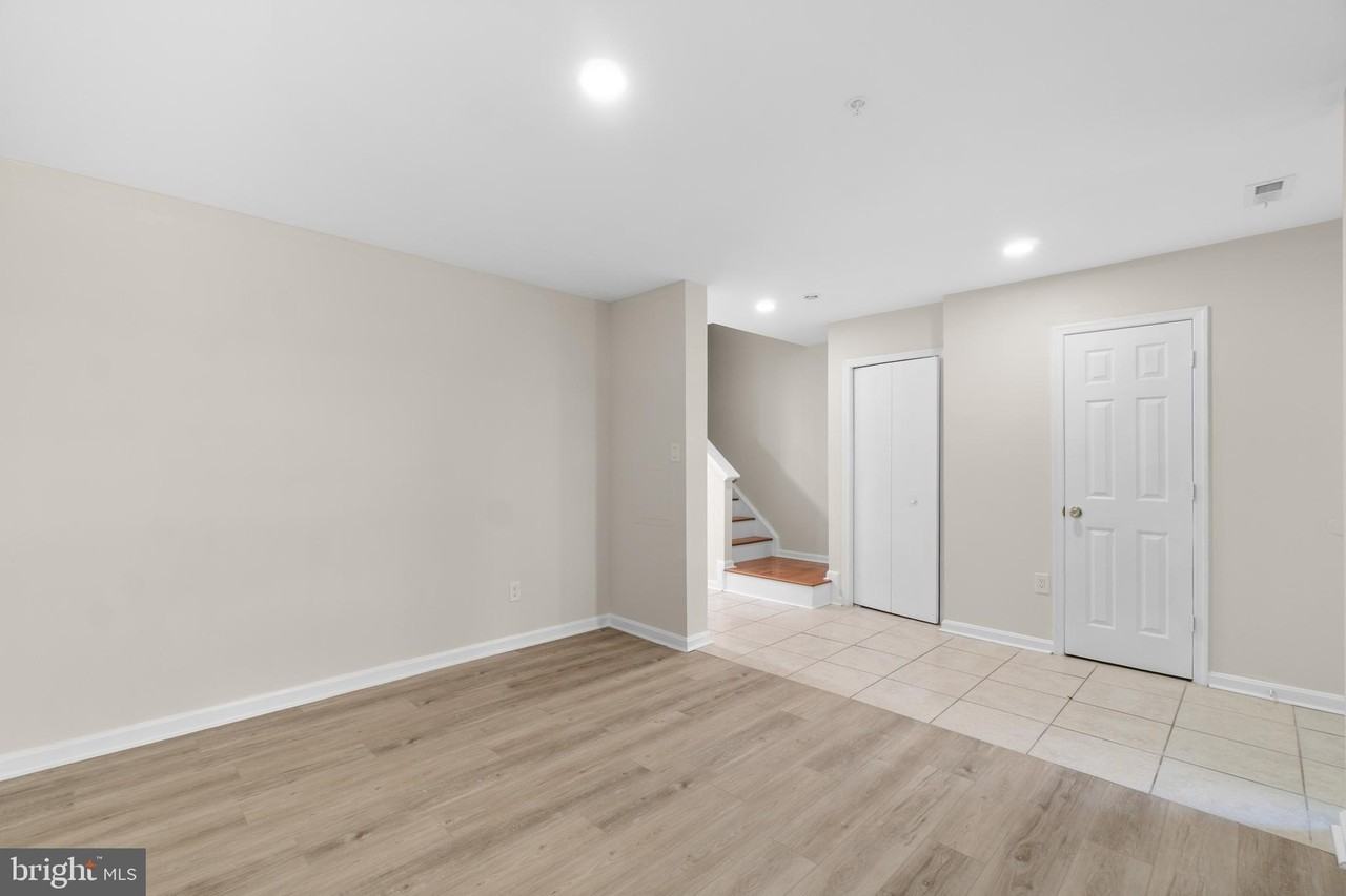 111 Cavenrock Ct - Photo 6 of 42