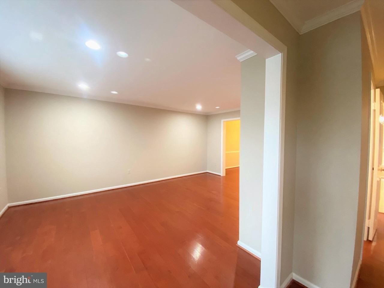 7927 Jensen Pl - Photo 4 of 39