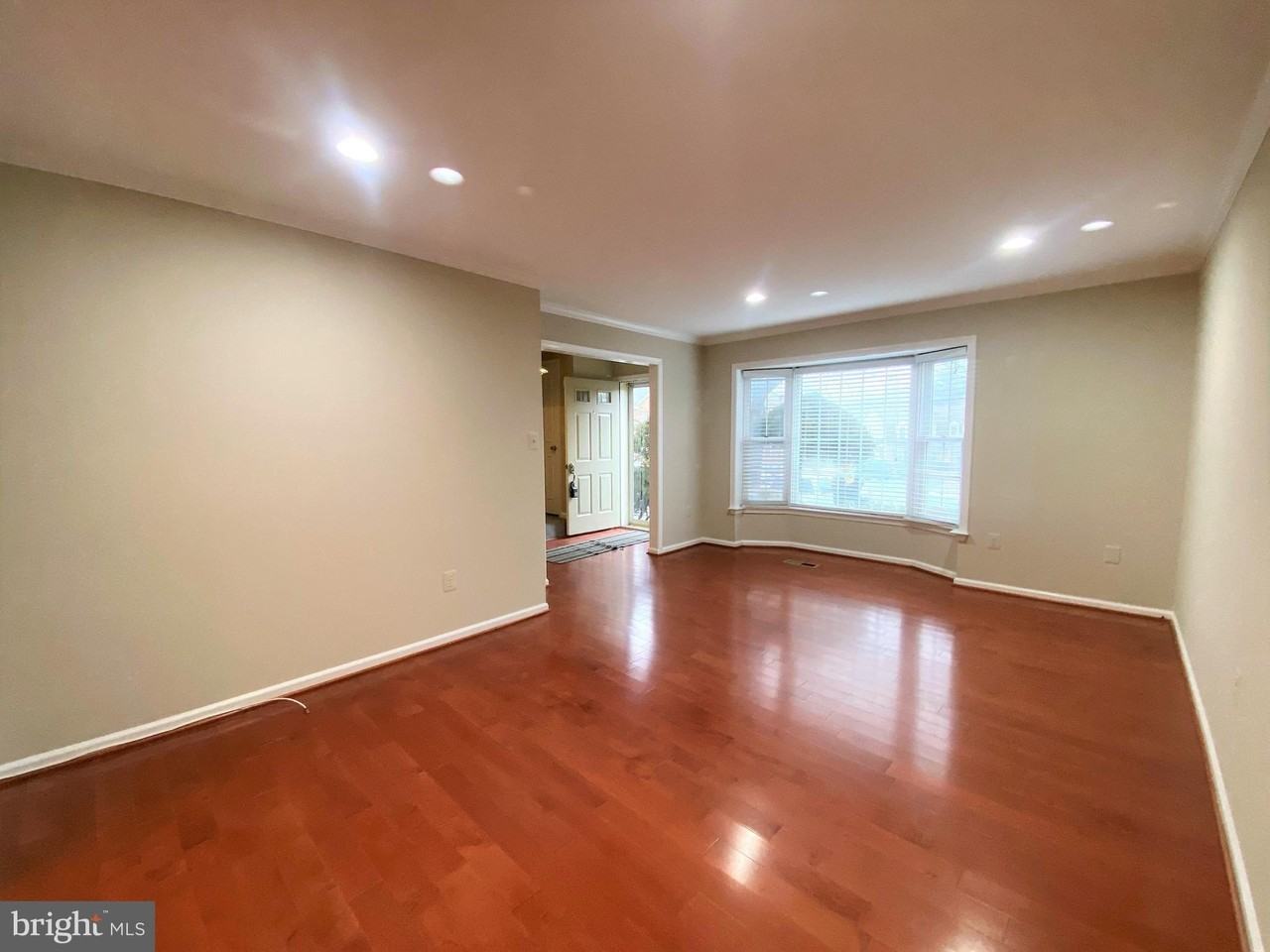 7927 Jensen Pl - Photo 6 of 39