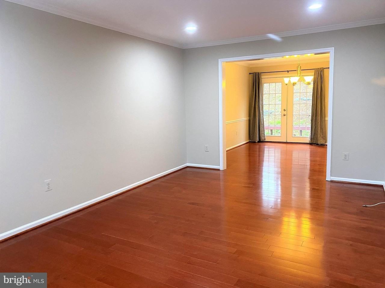 7927 Jensen Pl - Photo 7 of 39