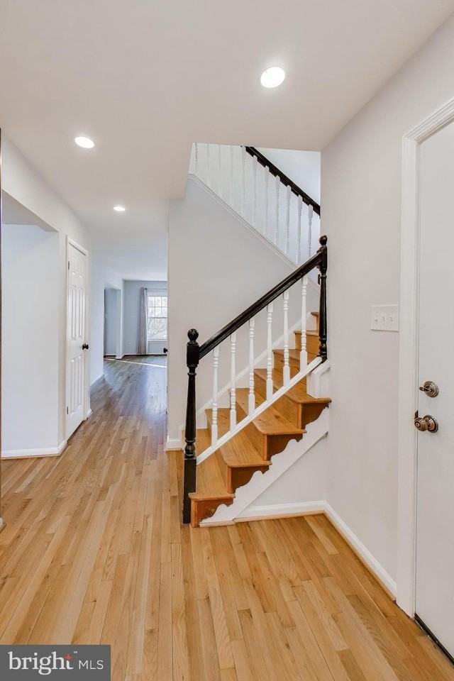 22 Shagbark Ct - Photo 3 of 42