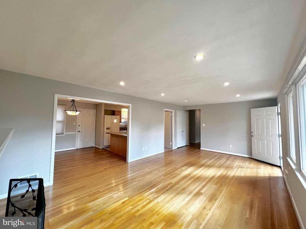 5719 Rossmore Dr - Photo 4 of 27