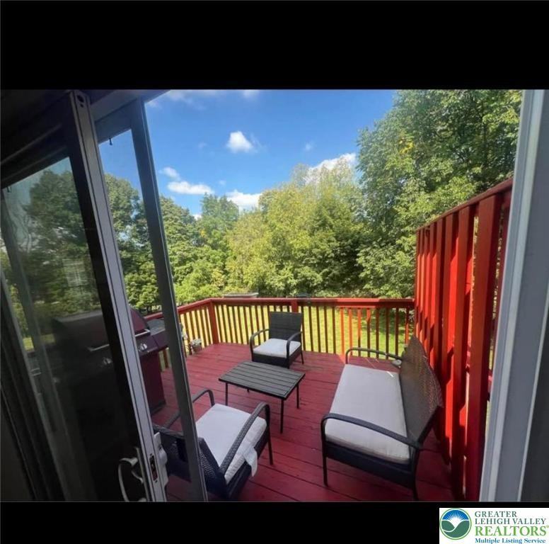 157 Willow Dr - Photo 4 of 19